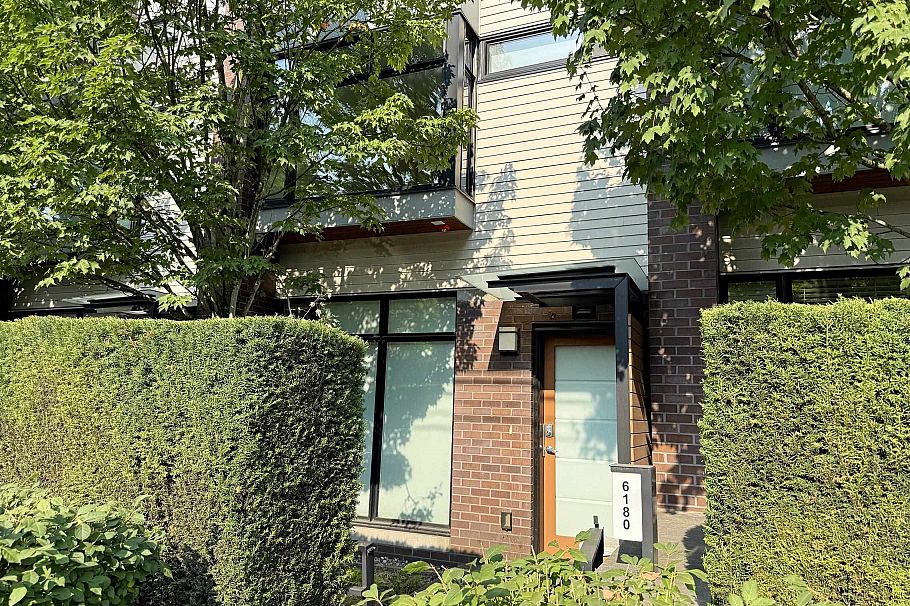 6180 Oak Street Vancouver, BC - 1