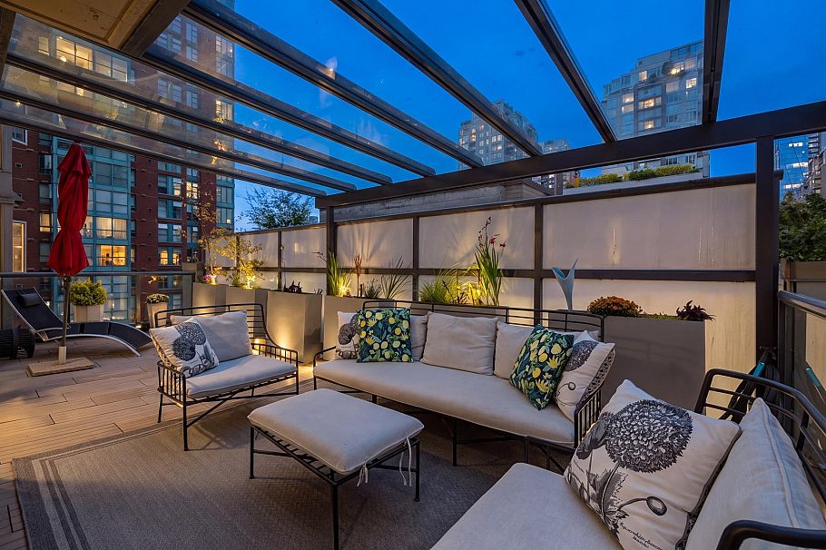 406 928 Richards Street Vancouver, BC - 1