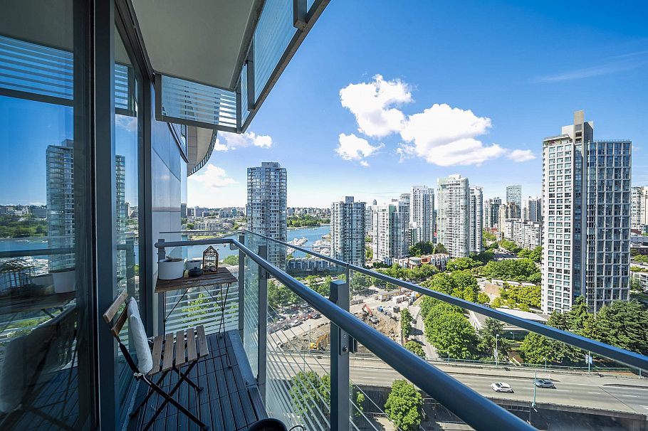2001 89 Nelson Street Vancouver, BC - 3