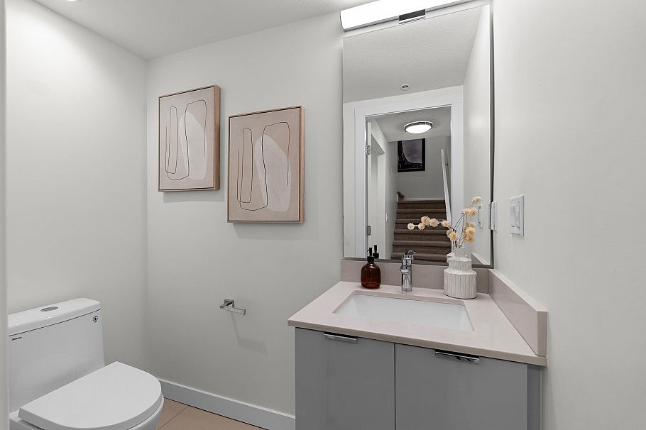 TH3 108 E 8th Street North Vancouver, BC - 12