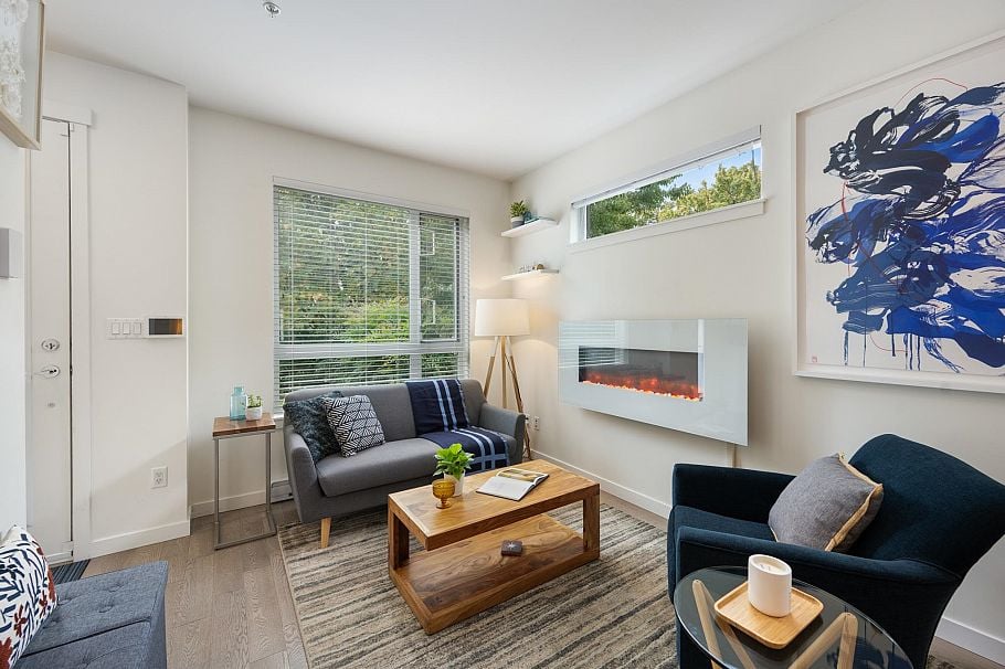 501 E 44th Avenue Vancouver, BC - 4