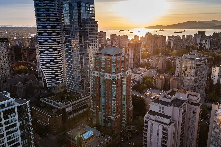 1206 909 Burrard Street Vancouver, BC - 10