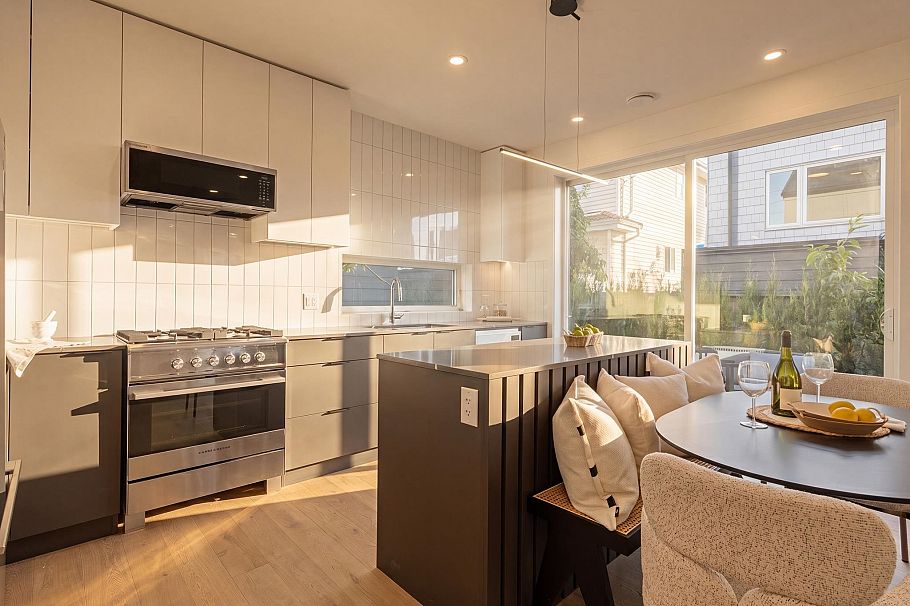 2796 Cambridge Street Vancouver, BC - 4