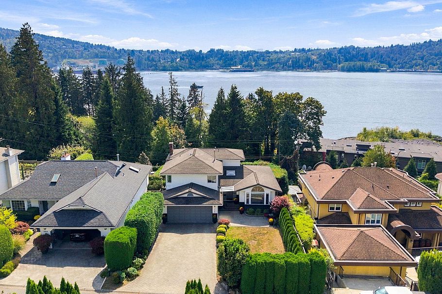 3950 Sparrow Lane North Vancouver, BC - 2