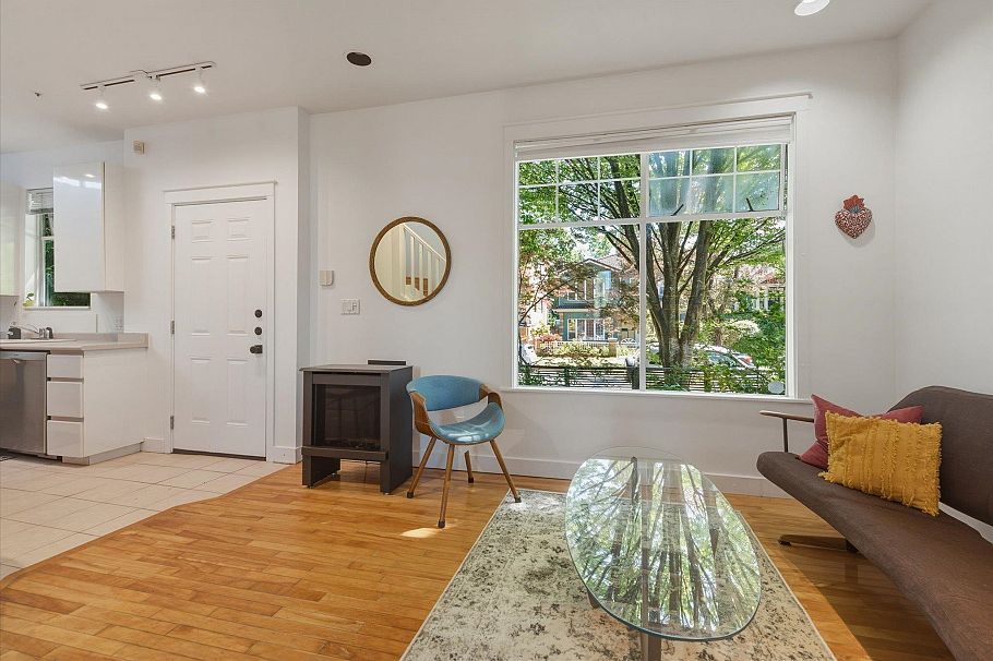 1239 E 22nd Avenue Vancouver, BC - 3