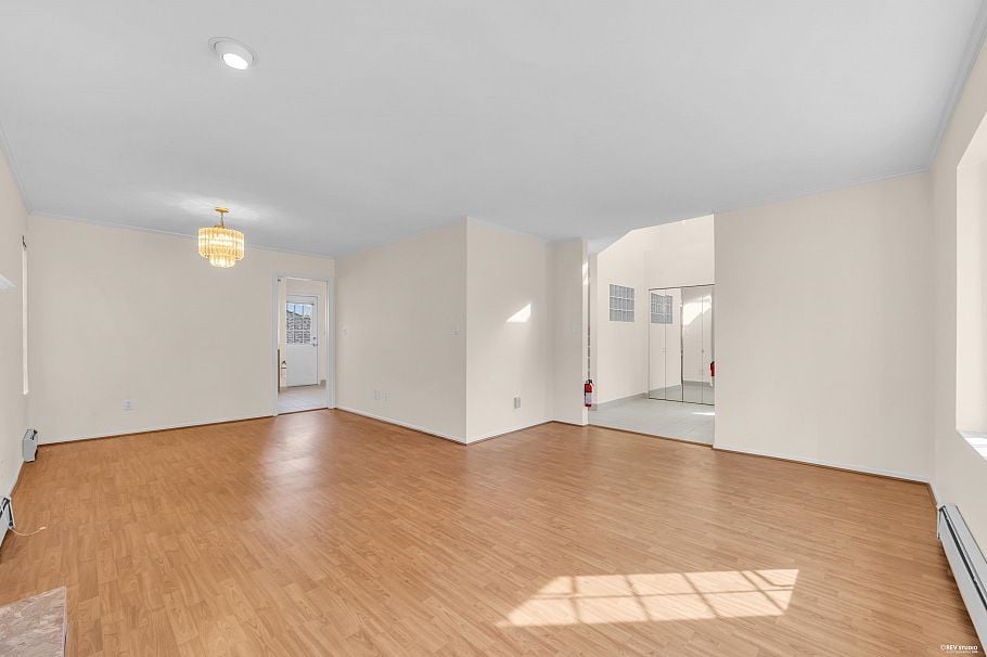 3681 Scales Place Vancouver, BC - 8