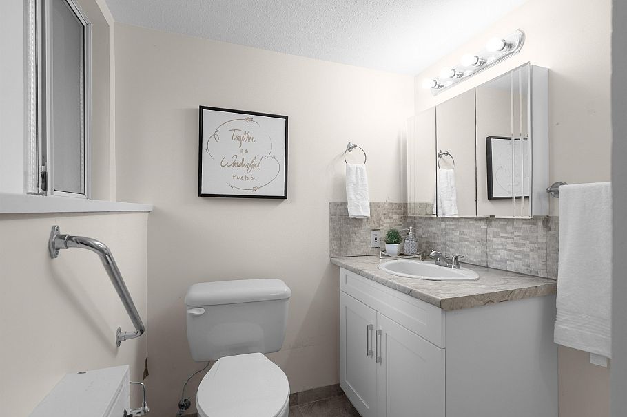 3595 Wellington Crescent North Vancouver, BC - 24