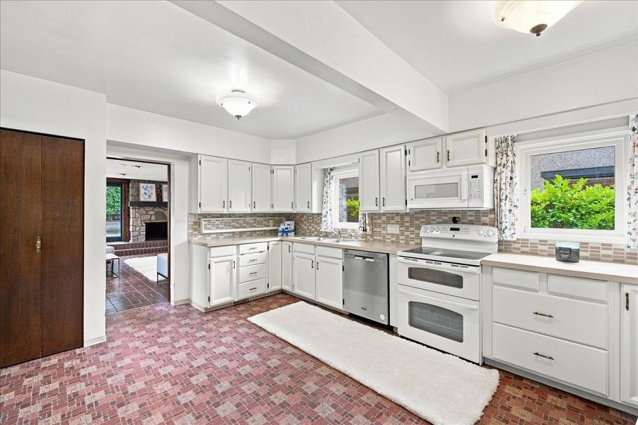 5584 Maple Street Vancouver, BC - 10