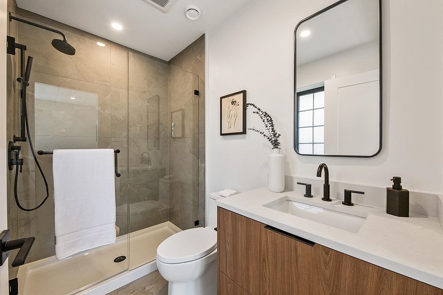 2 1166 E 26th Avenue Vancouver, BC - 16