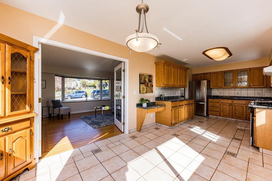2094 Viewlynn Drive North Vancouver, BC - 7