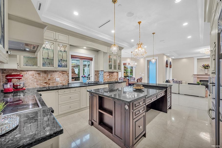 2769 W 49th Avenue Vancouver, BC - 12