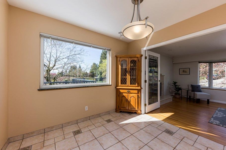 2094 Viewlynn Drive North Vancouver, BC - 23