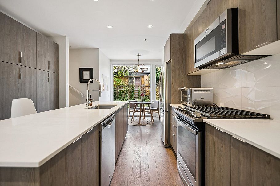 13 531 E 16th Avenue Vancouver, BC - 9