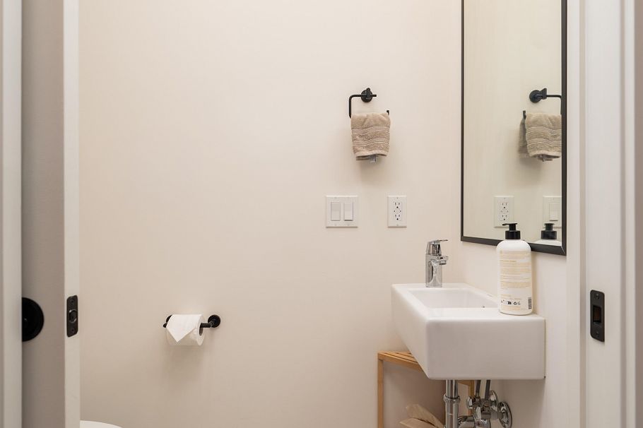 809 W 38th Avenue Vancouver, BC - 15