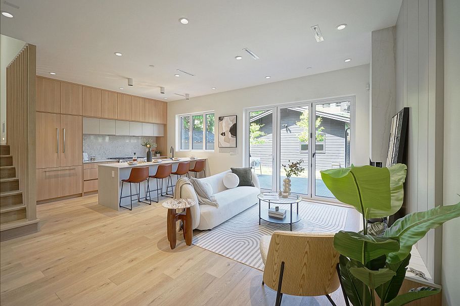2 3315 W 10th Street Vancouver, BC - 3