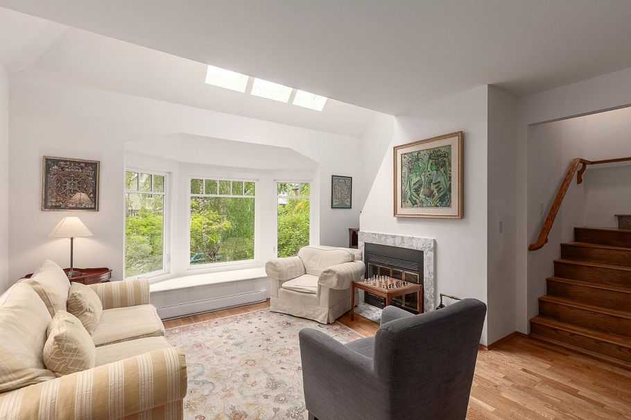 2546 W 2nd Avenue Vancouver, BC - 2