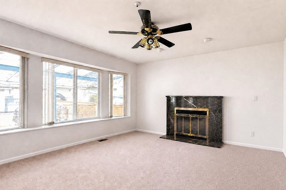 3211 Queens Avenue Vancouver, BC - 8