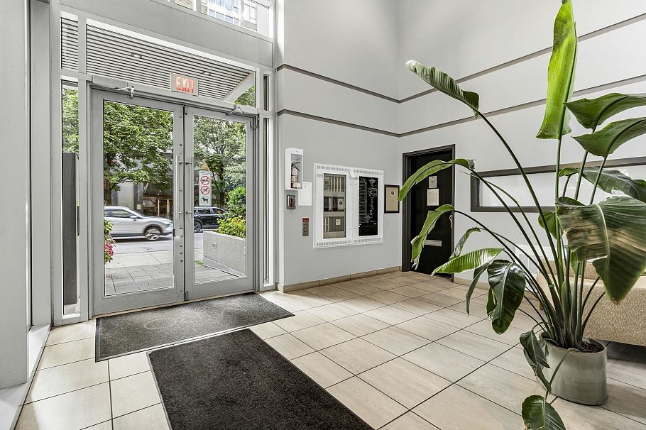 1702 1001 Richards Street Vancouver, BC - 15