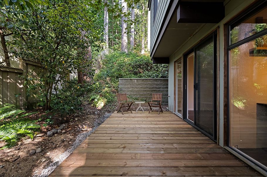 2344 Hyannis Drive North Vancouver, BC - 33