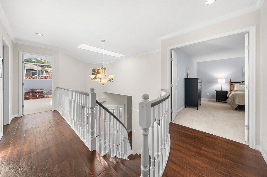 1617 Emerson Court North Vancouver, BC - 18