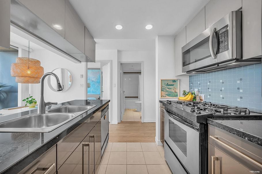 3005 1408 Strathmore Mews Vancouver, BC - 10