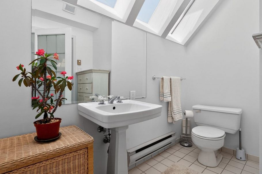 2175 W 3rd Avenue Vancouver, BC - 21