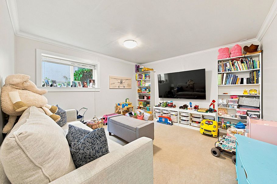 2360 Mackay Avenue North Vancouver, BC - 27
