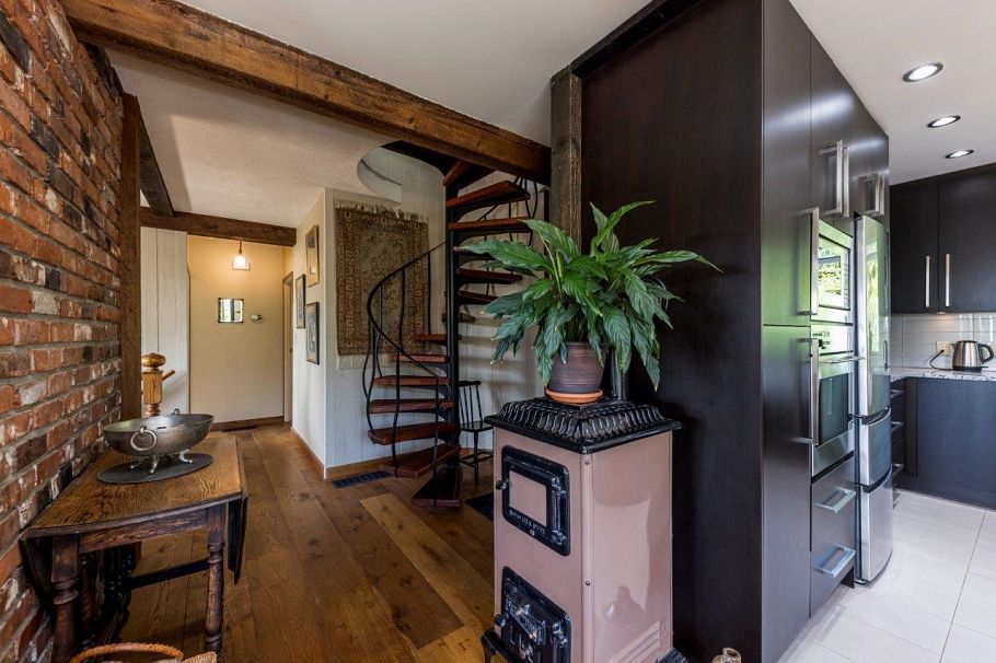 350 E Windsor Road North Vancouver, BC - 6