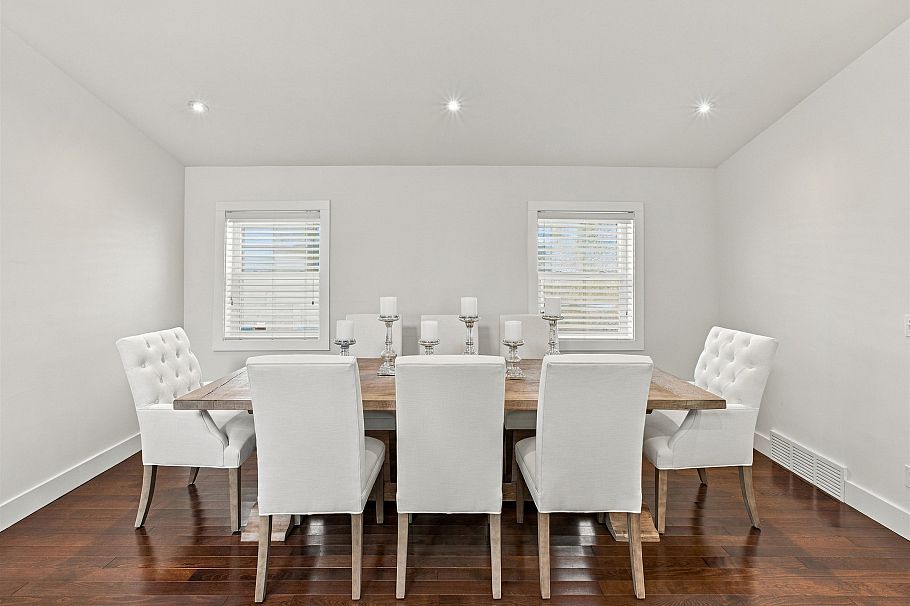 1153 Wellington Drive North Vancouver, BC - 11