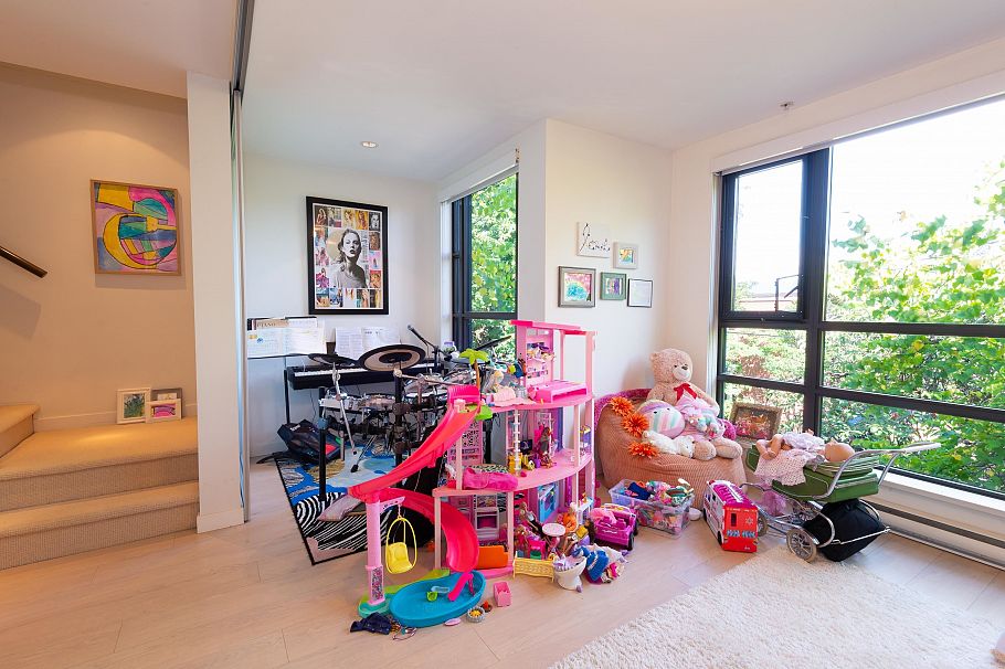 1088 W 7th Avenue Vancouver, BC - 17