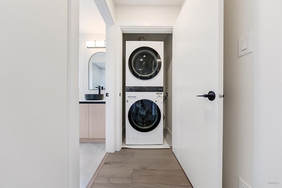 202 5092 Slocan Street Vancouver, BC - 11