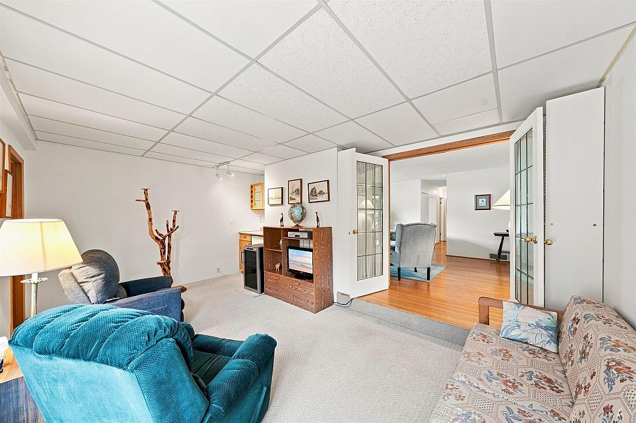 2161 Floralynn Crescent North Vancouver, BC - 13