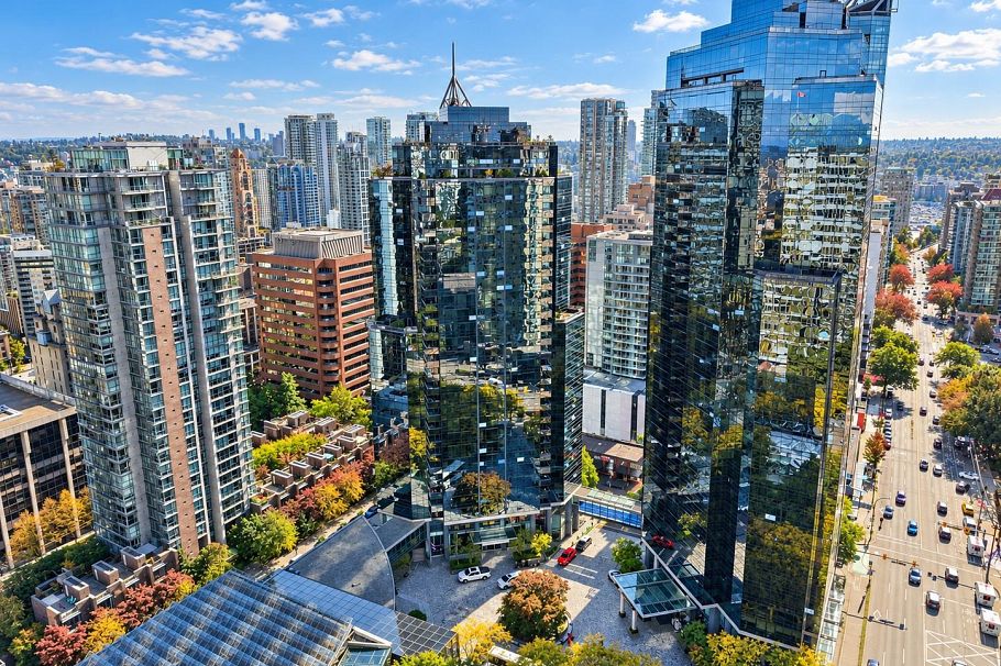1110 1050 Burrard Street Vancouver, BC - 2