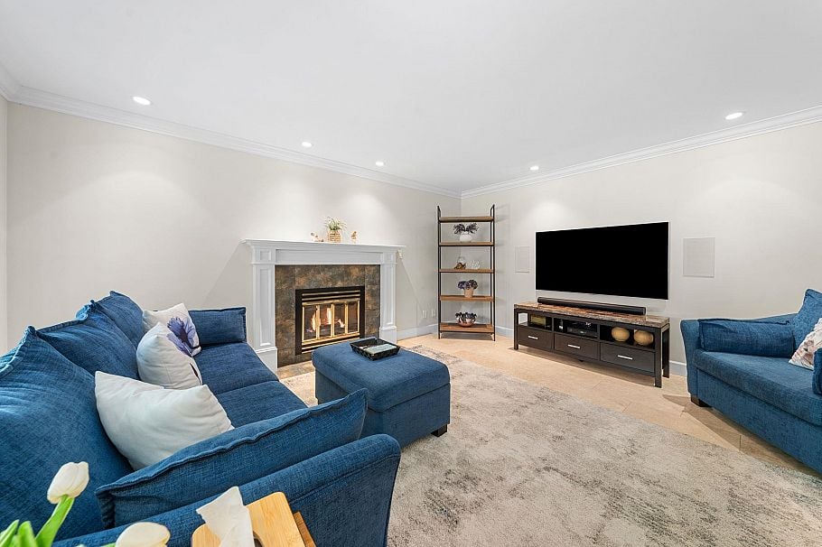 1617 Emerson Court North Vancouver, BC - 15