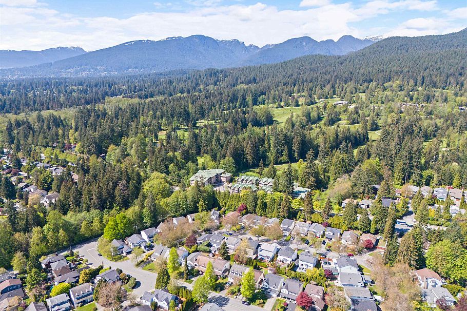 3336 Manning Crescent North Vancouver, BC - 37