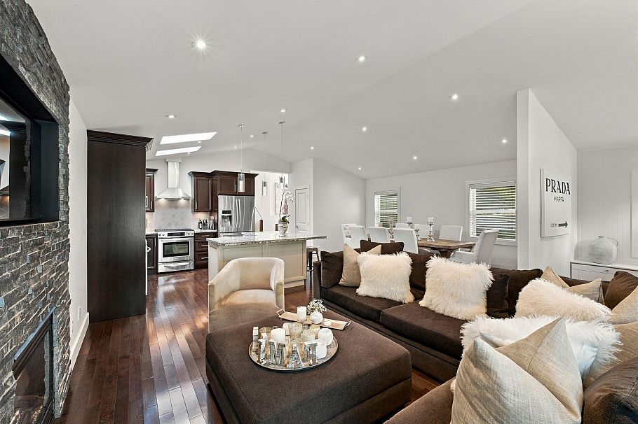 1153 Wellington Drive North Vancouver, BC - 3
