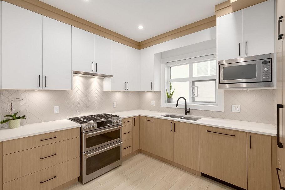 1727 E 22nd Avenue Vancouver, BC - 15