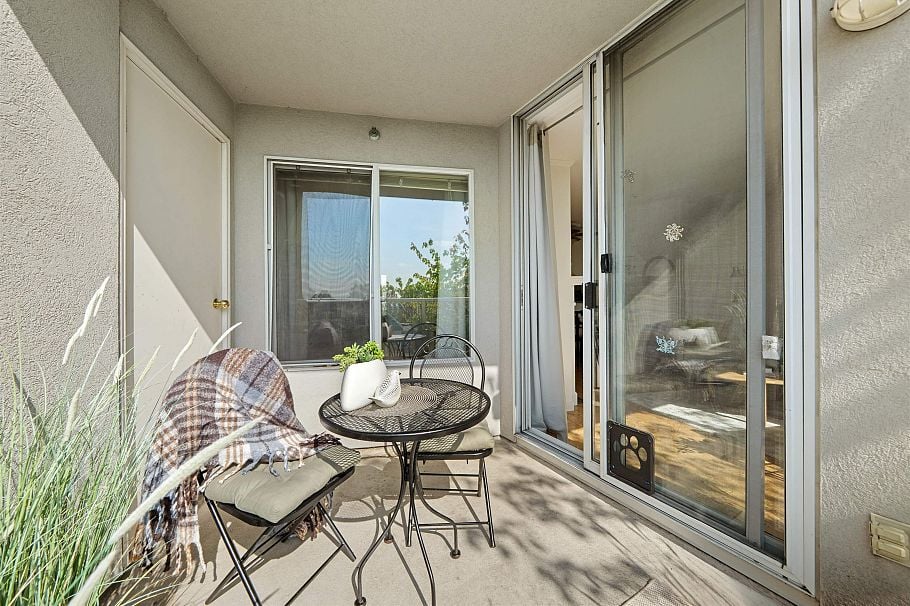 409 8430 Jellicoe Street Vancouver, BC - 20