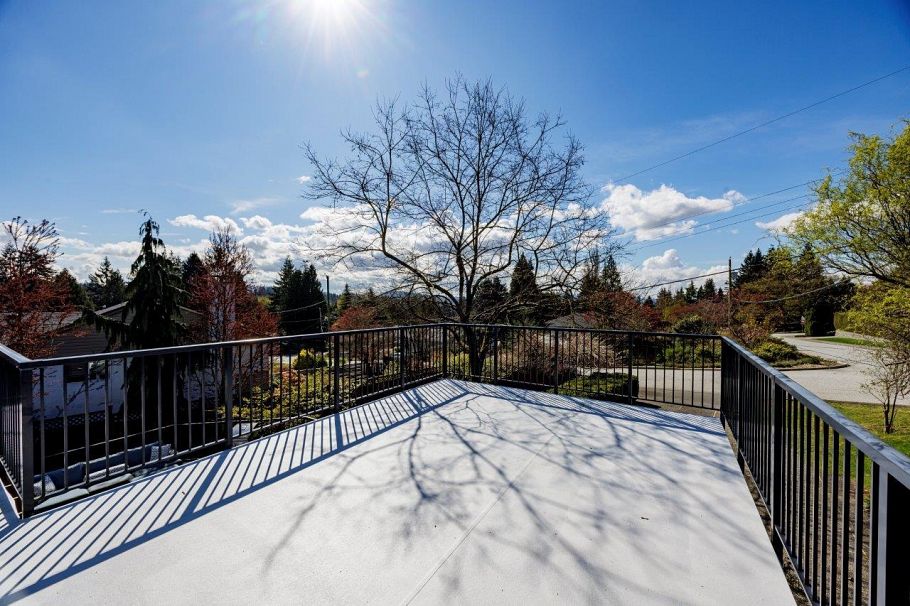 2094 Viewlynn Drive North Vancouver, BC - 13
