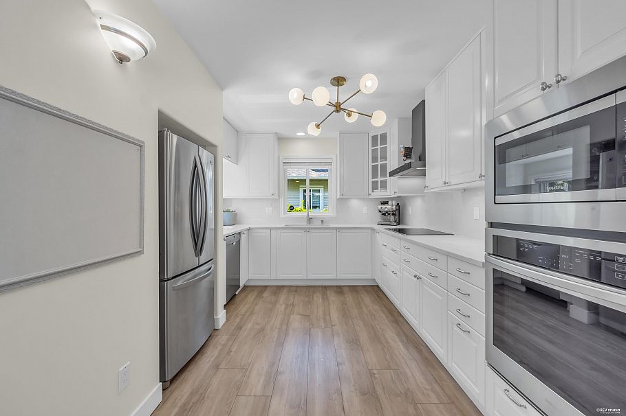 5 1233 W 16th Street North Vancouver, BC - 15