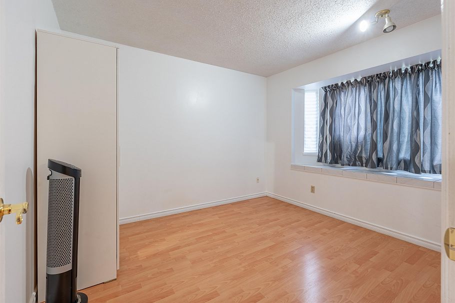 3681 Adanac Street Vancouver, BC - 9