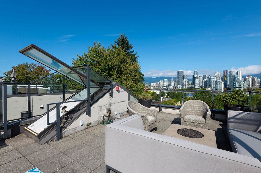 1088 W 7th Avenue Vancouver, BC - 30