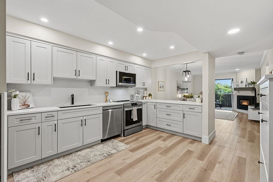 102 1538 Bowser Avenue North Vancouver, BC - 15