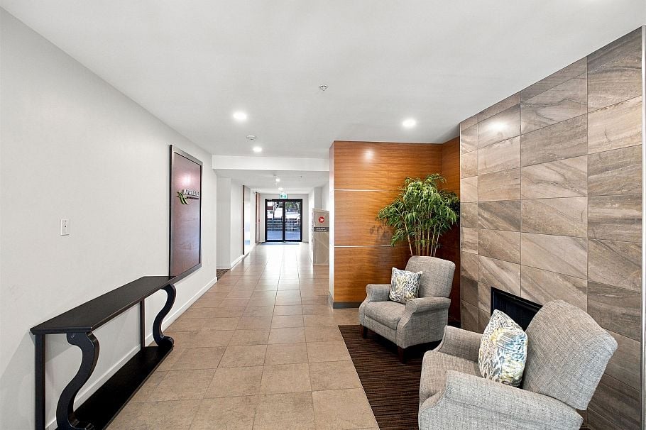 307 1468 St. Andrews Avenue North Vancouver, BC - 18