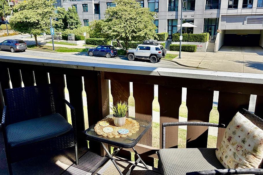 202 1345 Chesterfield Avenue North Vancouver, BC - 15