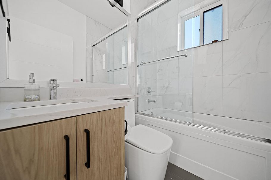1131 E 23rd Avenue Vancouver, BC - 17