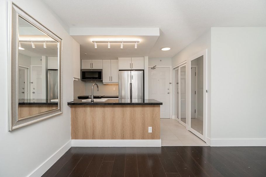 403 811 Helmcken Street Vancouver, BC - 8
