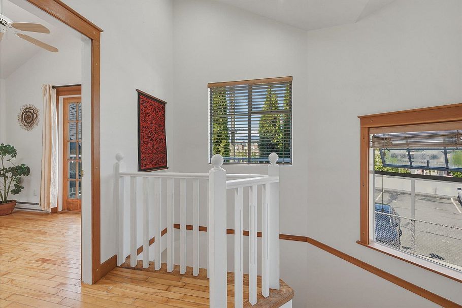 1239 E 22nd Avenue Vancouver, BC - 25