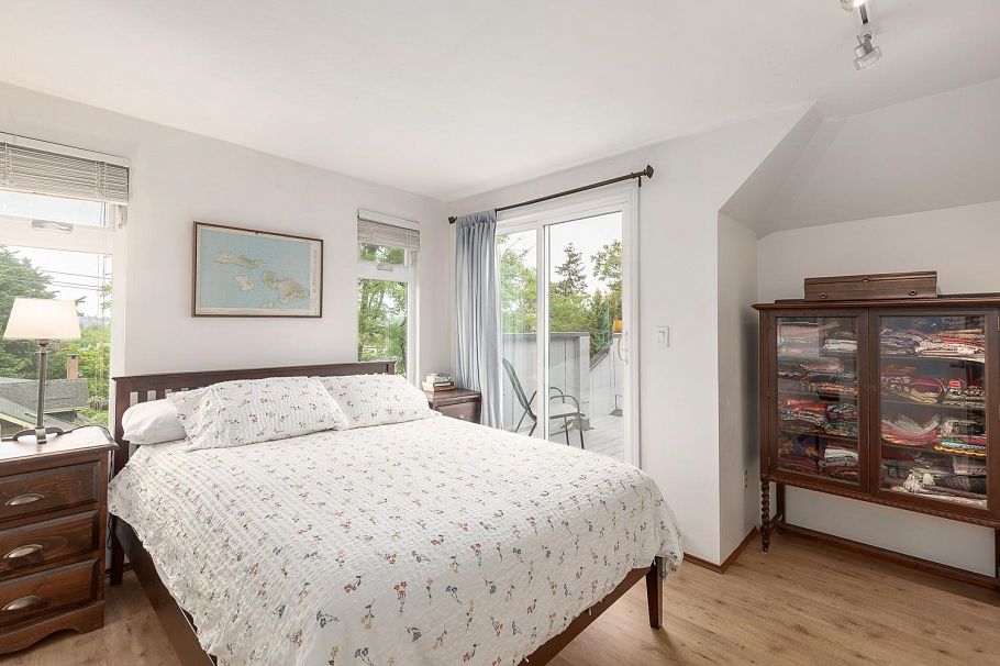 2546 W 2nd Avenue Vancouver, BC - 12