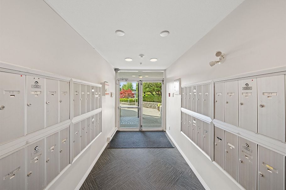 409 8430 Jellicoe Street Vancouver, BC - 29